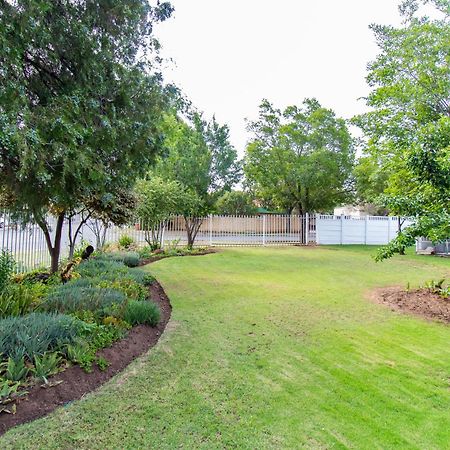 Gastehuis 17 Bloemfontein Exterior foto